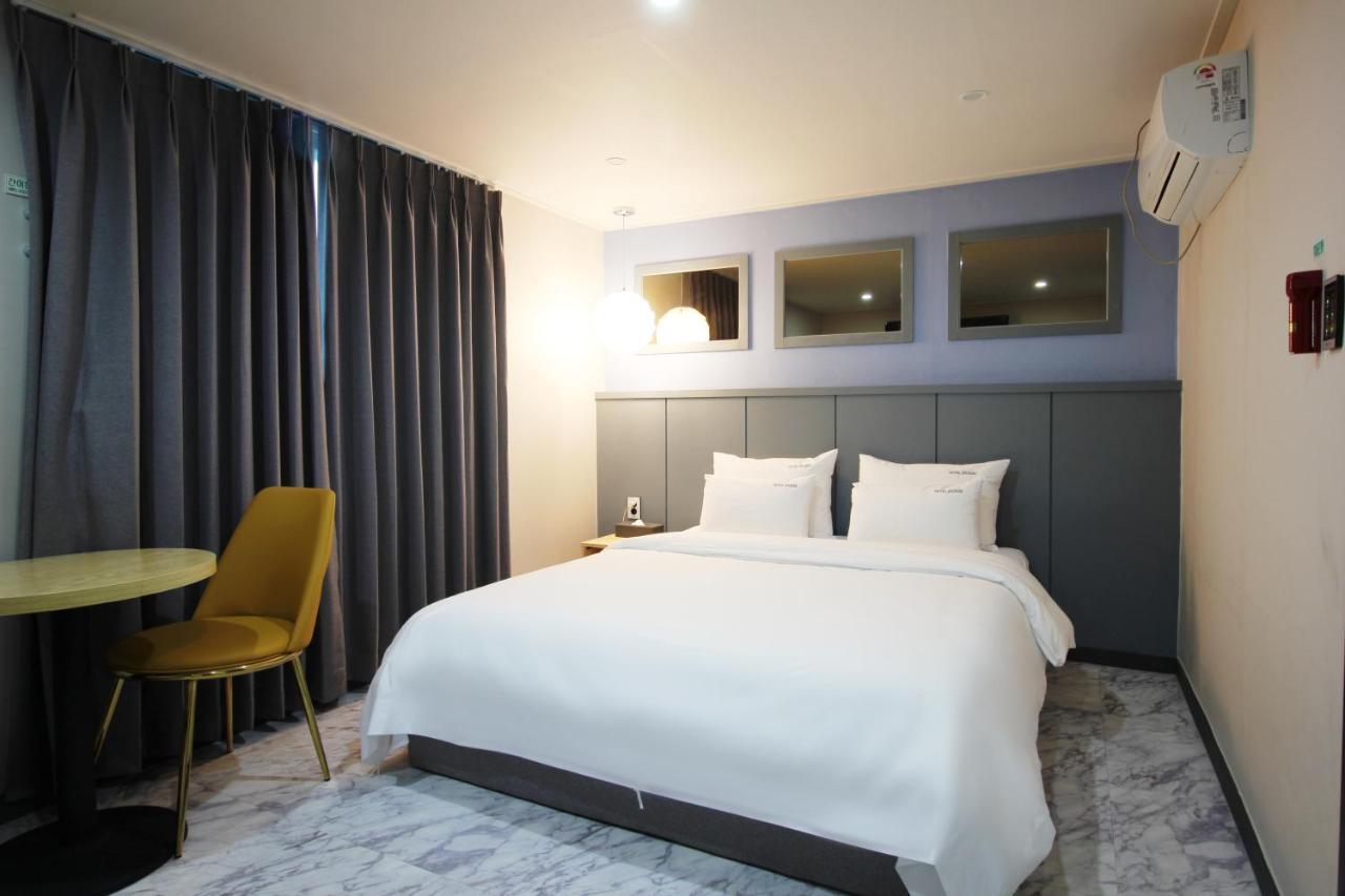 Bronze Hotel Changwon Exterior photo